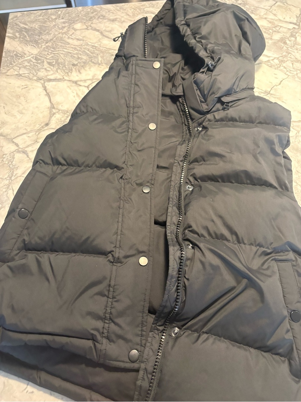 New Quince Womens Hooded Puffer Vest - Black